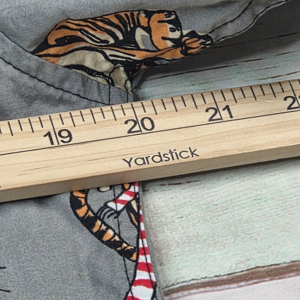 Massive Christmas Holiday Tiger Print Slim Button-Up Shirt Mens Medium - Picture 5 of 6